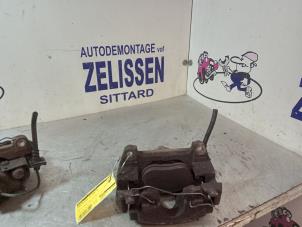Used Front brake calliper, right Renault Espace (JK) 2.0 16V Price € 36,75 Margin scheme offered by Zelissen V.O.F. autodemontage