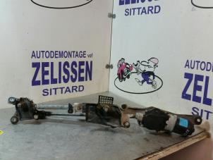 Gebrauchte Scheibenwischermotor + Mechanik Mazda 2 (DE) 1.3 16V S-VT Preis € 52,50 Margenregelung angeboten von Zelissen V.O.F. autodemontage