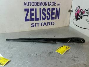 Used Rear wiper arm Mazda 2 (DE) 1.3 16V S-VT Price € 10,50 Margin scheme offered by Zelissen V.O.F. autodemontage