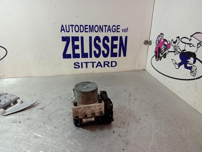 Begagnade ABS-pump Toyota Aygo (B10) 1.0 12V VVT-i Pris € 78,75 Marginaltabell erbjuds av Zelissen V.O.F. autodemontage