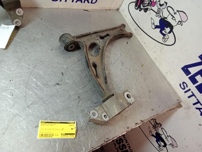 Front wishbone, right from a Volkswagen Eos (1F7/F8) 1.6 FSI 16V 2007