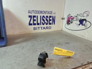 Usados Interruptor de ventanilla eléctrica Volkswagen Eos (1F7/F8) 1.6 FSI 16V Precio € 15,75 Norma de margen ofrecido por Zelissen V.O.F. autodemontage
