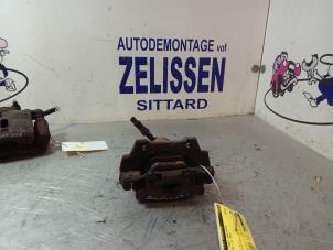 Usagé Etrier de frein arrière gauche BMW 3 serie Compact (E46/5) 316ti 16V Prix € 42,00 Règlement à la marge proposé par Zelissen V.O.F. autodemontage