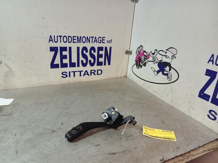 Używane Przelacznik kierunkowskazu Volkswagen Eos (1F7/F8) 1.6 FSI 16V Cena € 31,50 Procedura marży oferowane przez Zelissen V.O.F. autodemontage