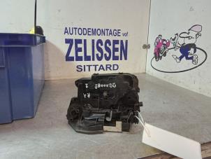 Used Rear door mechanism 4-door, right BMW 3 serie (E90) 318i 16V Price € 36,75 Margin scheme offered by Zelissen V.O.F. autodemontage