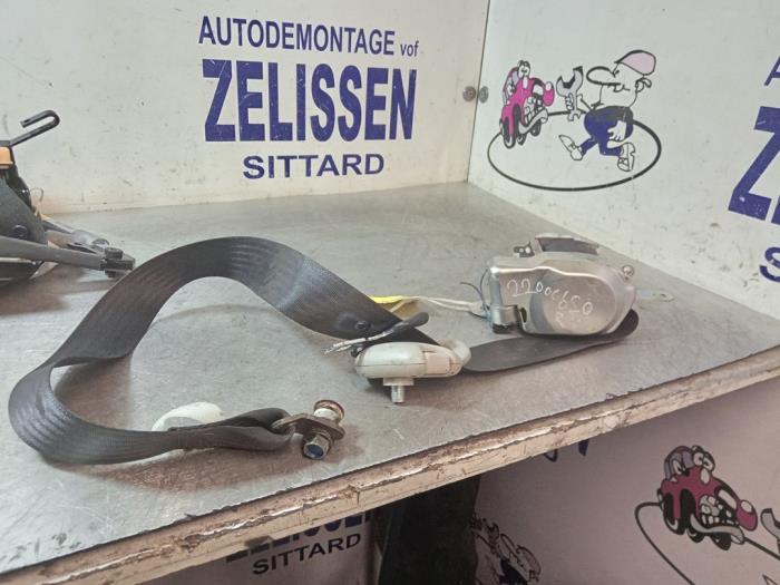 Begagnade Främre säkerhetsbälte, höger Suzuki Swift (ZA/ZC/ZD1/2/3/9) 1.3 VVT 16V Pris € 52,50 Marginaltabell erbjuds av Zelissen V.O.F. autodemontage