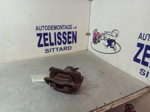 Usagé Etrier de frein avant droit Suzuki Swift (ZA/ZC/ZD1/2/3/9) 1.3 VVT 16V Prix € 36,75 Règlement à la marge proposé par Zelissen V.O.F. autodemontage