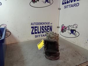Used Air conditioning pump Renault Kangoo Express (FW) Price € 152,25 Margin scheme offered by Zelissen V.O.F. autodemontage