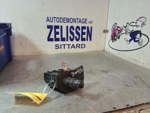 Usados Interruptor de indicador de dirección Renault Kangoo Express (FW) Precio € 42,00 Norma de margen ofrecido por Zelissen V.O.F. autodemontage