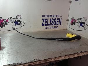 Usagé Bras essuie-glace avant Fiat Scudo (270) 2.0 D Multijet Prix € 15,75 Règlement à la marge proposé par Zelissen V.O.F. autodemontage