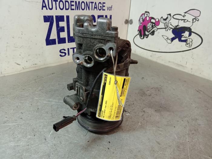 Air conditioning pump from a BMW 3 serie (E90) 318i 16V 2005