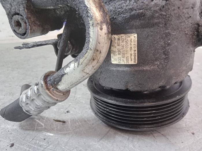 Air conditioning pump from a Volkswagen Polo IV (9N1/2/3) 1.2 2006