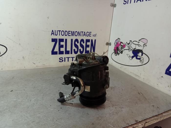Air conditioning pump from a Volkswagen Polo IV (9N1/2/3) 1.2 2006