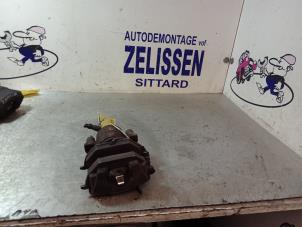 Used Front brake calliper, left Volkswagen Polo IV (9N1/2/3) 1.2 Price € 26,25 Margin scheme offered by Zelissen V.O.F. autodemontage