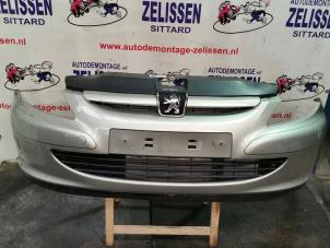Gebrauchte Stoßstange vorne Peugeot 307 SW (3H) 1.6 16V Preis € 183,75 Margenregelung angeboten von Zelissen V.O.F. autodemontage