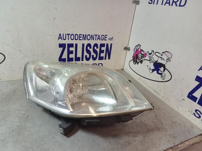 Używane Reflektor prawy Fiat Fiorino (225) 1.3 JTD 16V Multijet Cena € 73,50 Procedura marży oferowane przez Zelissen V.O.F. autodemontage