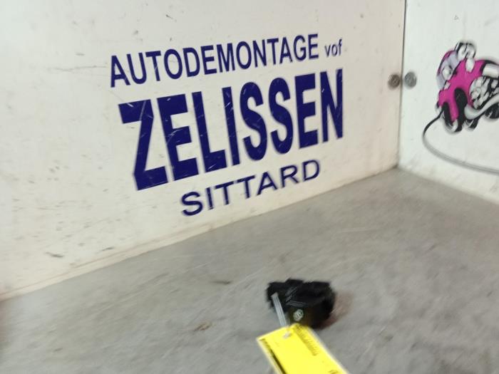 Gebrauchte Handbremse Schalter Opel Insignia Sports Tourer 1.8 16V Ecotec Preis € 26,25 Margenregelung angeboten von Zelissen V.O.F. autodemontage