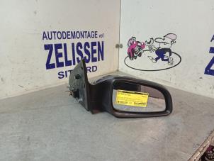 Usados Retrovisor externo derecha Opel Astra H (L48) 1.6 16V Twinport Precio € 47,25 Norma de margen ofrecido por Zelissen V.O.F. autodemontage
