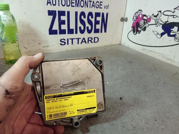 Used Engine management computer Opel Astra H (L48) 1.6 16V Twinport Price € 204,75 Margin scheme offered by Zelissen V.O.F. autodemontage
