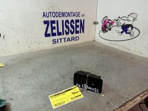 Używane Przelacznik elektrycznej szyby Opel Insignia Sports Tourer 1.8 16V Ecotec Cena € 21,00 Procedura marży oferowane przez Zelissen V.O.F. autodemontage