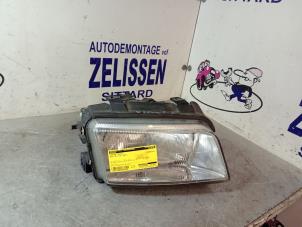 Używane Reflektor prawy Audi A4 Avant (B5) 1.9 TDI Cena € 21,00 Procedura marży oferowane przez Zelissen V.O.F. autodemontage
