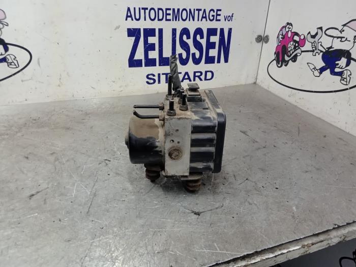 Usagé Bloc ABS Volkswagen Golf V (1K1) 1.4 16V Prix € 78,75 Règlement à la marge proposé par Zelissen V.O.F. autodemontage