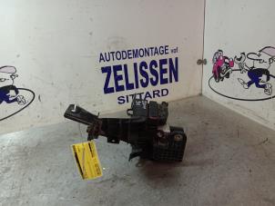 Usados Bomba ABS Opel Zafira (M75) 1.6 16V Precio € 194,25 Norma de margen ofrecido por Zelissen V.O.F. autodemontage