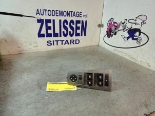 Usagé Commutateur vitre électrique BMW 7 serie (E65/E66/E67) 730d,Ld 3.0 24V Prix € 31,50 Règlement à la marge proposé par Zelissen V.O.F. autodemontage
