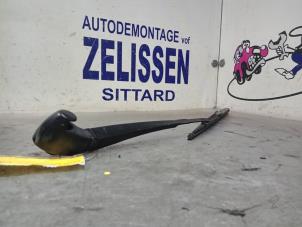Usados Brazo de limpiaparabrisas detrás Volkswagen Caddy III (2KA,2KH,2CA,2CH) 2.0 SDI Precio € 10,50 Norma de margen ofrecido por Zelissen V.O.F. autodemontage