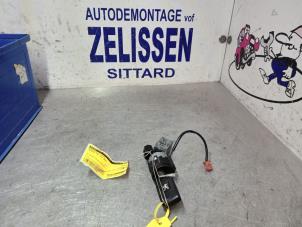 Usados Cerradura de contacto y llave Peugeot 207 CC (WB) 1.6 16V Precio € 78,75 Norma de margen ofrecido por Zelissen V.O.F. autodemontage