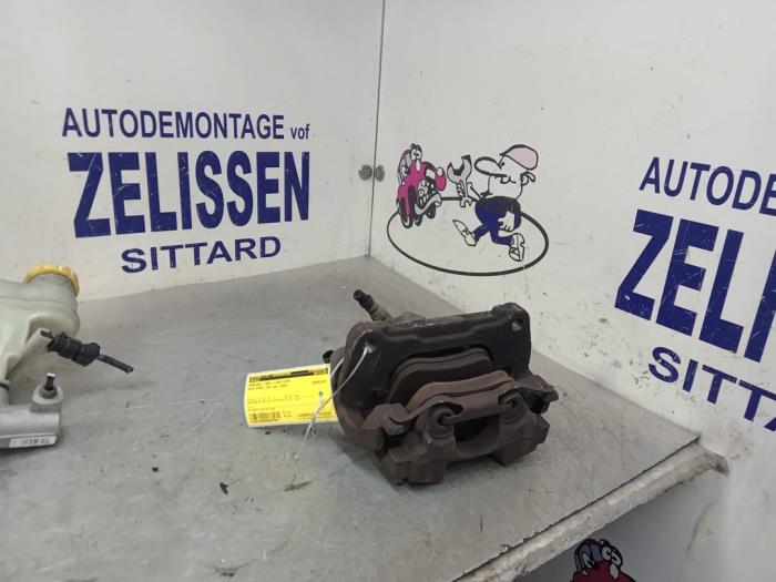 Gebrauchte Bremszange links vorne Alfa Romeo 159 Sportwagon (939BX) 1.9 JTDm Preis € 47,25 Margenregelung angeboten von Zelissen V.O.F. autodemontage