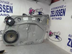 Used Window mechanism 4-door, front right Mercedes A (W169) 2.0 A-180 CDI 16V 5-Drs. Price € 42,00 Margin scheme offered by Zelissen V.O.F. autodemontage