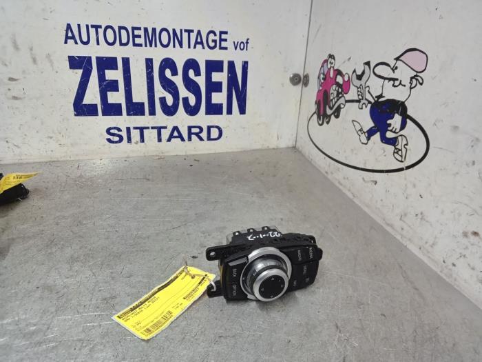 Begagnade Kontrollenhet, multimedia BMW 1 serie (F20) 116i 1.6 16V Pris € 152,25 Marginaltabell erbjuds av Zelissen V.O.F. autodemontage