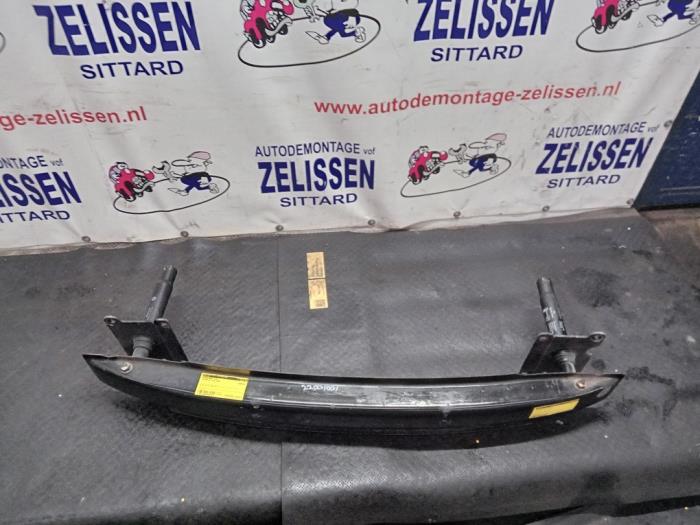Front bumper frame from a Volkswagen New Beetle (9C1/9G1) 2.0 1999