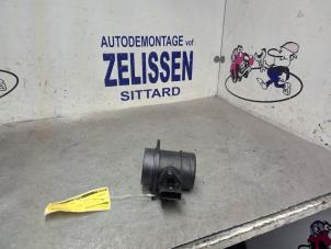 Używane Czujnik masy powietrza Volkswagen New Beetle (9C1/9G1) 2.0 Cena € 36,75 Procedura marży oferowane przez Zelissen V.O.F. autodemontage