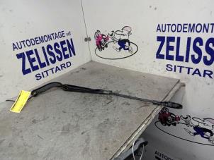 Usagé Bras essuie-glace avant Mercedes Sprinter 3,5t (906.63) 315 CDI 16V Prix € 15,75 Règlement à la marge proposé par Zelissen V.O.F. autodemontage