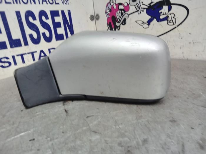 Wing mirror, left from a Volvo V70 (GW/LW/LZ) 2.4 20V 140 2000