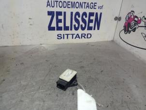 Usados Sensor de airbag Mercedes Vito (639.6) 2.2 109 CDI 16V Precio € 31,50 Norma de margen ofrecido por Zelissen V.O.F. autodemontage
