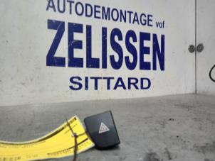 Used Panic lighting switch Peugeot 5008 I (0A/0E) 1.6 THP 16V Price € 15,75 Margin scheme offered by Zelissen V.O.F. autodemontage