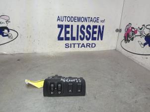 Gebrauchte Licht Schalter Renault Megane III Grandtour (KZ) 1.5 dCi 110 Preis € 31,50 Margenregelung angeboten von Zelissen V.O.F. autodemontage