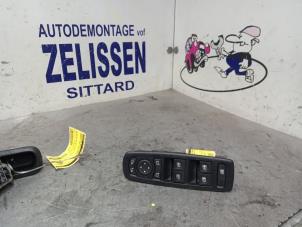 Usagé Commutateur vitre électrique Renault Megane III Grandtour (KZ) 1.5 dCi 110 Prix € 36,75 Règlement à la marge proposé par Zelissen V.O.F. autodemontage