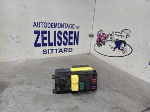 Używane Skrzynka bezpieczników Mercedes CLK (W208) 3.2 320 V6 18V Cena € 42,00 Procedura marży oferowane przez Zelissen V.O.F. autodemontage
