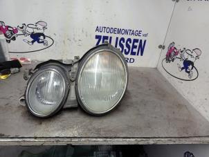 Used Headlight, left Mercedes CLK (W208) 3.2 320 V6 18V Price € 78,75 Margin scheme offered by Zelissen V.O.F. autodemontage
