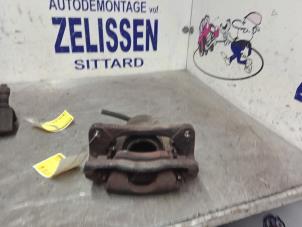 Usagé Etrier de frein avant droit Suzuki Swift (ZA/ZC/ZD1/2/3/9) 1.5 VVT 16V Prix € 42,00 Règlement à la marge proposé par Zelissen V.O.F. autodemontage
