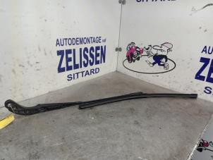Used Front wiper arm Mercedes A (W169) 1.5 A-150 3-Drs. Price € 15,75 Margin scheme offered by Zelissen V.O.F. autodemontage