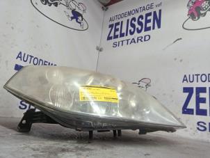 Used Headlight, right Nissan Primera (P12) 1.8 16V Price € 68,25 Margin scheme offered by Zelissen V.O.F. autodemontage