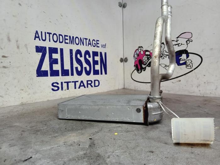 Używane Grzejnik Mini ONE Cena € 42,00 Procedura marży oferowane przez Zelissen V.O.F. autodemontage