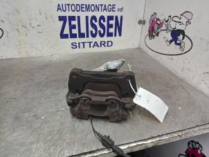 Used Front brake calliper, right Alfa Romeo 159 Sportwagon (939BX) 1.9 JTDm 16V Price € 99,75 Margin scheme offered by Zelissen V.O.F. autodemontage