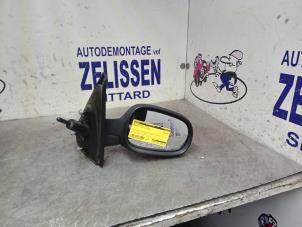 Used Wing mirror, right Renault Clio II (BB/CB) 1.2 16V Price € 42,00 Margin scheme offered by Zelissen V.O.F. autodemontage