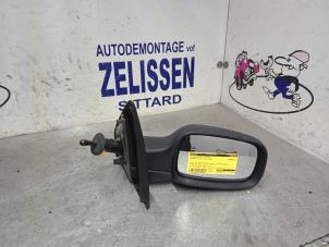 Used Wing mirror, right Renault Clio III (BR/CR) 1.2 16V 75 Price € 31,50 Margin scheme offered by Zelissen V.O.F. autodemontage